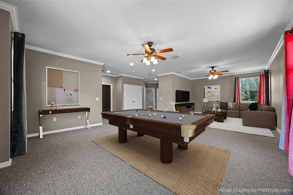 Activo con contrato: $579,900 (4 camas, 3 baños, 3384 Pies cuadrados)