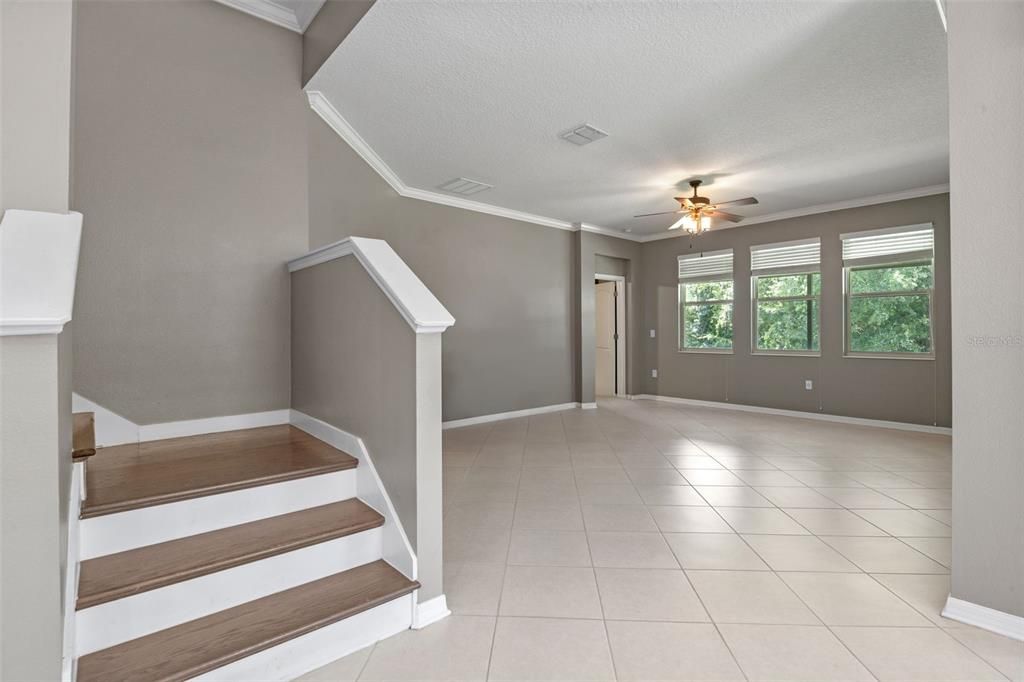 Activo con contrato: $579,900 (4 camas, 3 baños, 3384 Pies cuadrados)