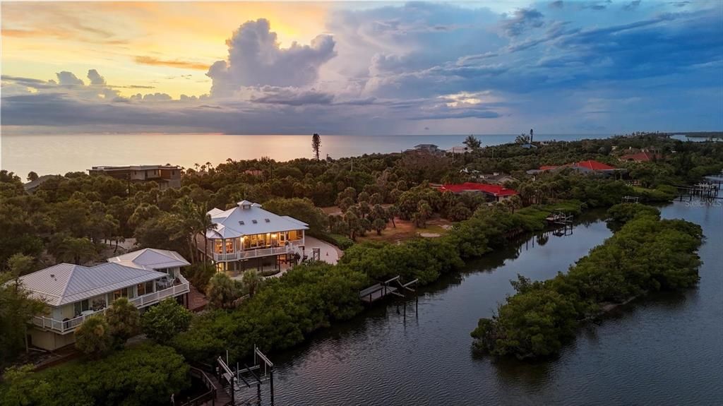 На продажу: $2,400,000 (3 спален, 3 ванн, 2565 Квадратных фут)