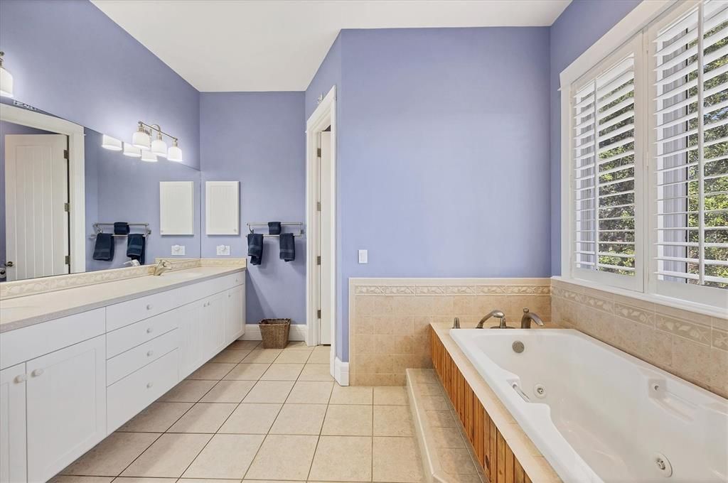 На продажу: $2,400,000 (3 спален, 3 ванн, 2565 Квадратных фут)