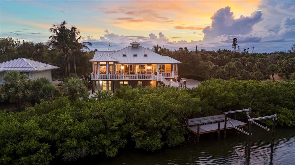 На продажу: $2,400,000 (3 спален, 3 ванн, 2565 Квадратных фут)