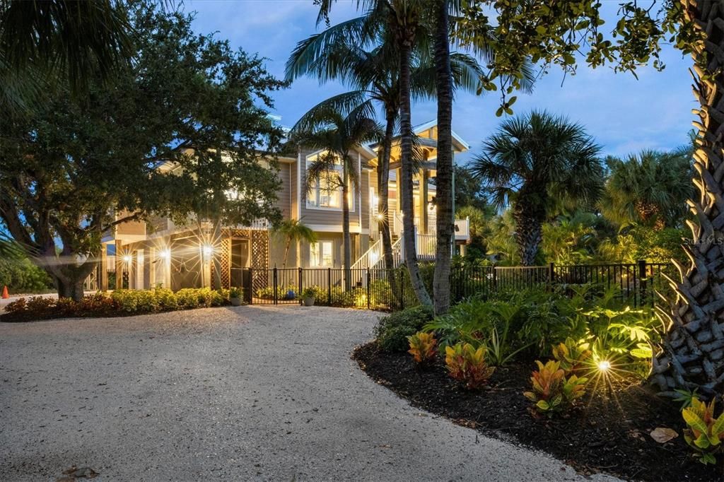 На продажу: $2,400,000 (3 спален, 3 ванн, 2565 Квадратных фут)