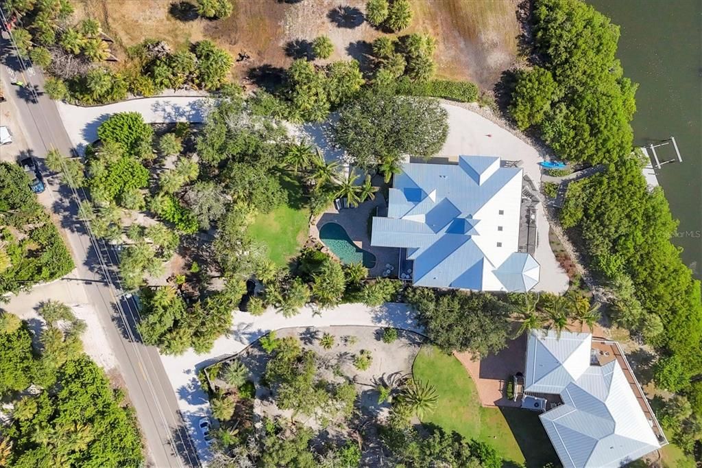 На продажу: $2,400,000 (3 спален, 3 ванн, 2565 Квадратных фут)