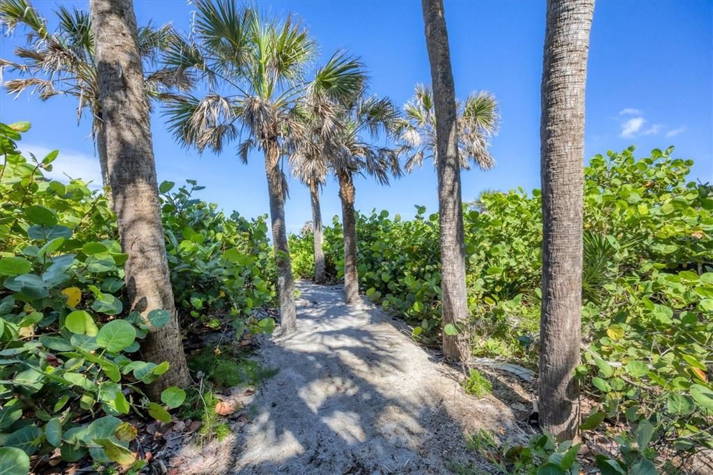 На продажу: $2,400,000 (3 спален, 3 ванн, 2565 Квадратных фут)