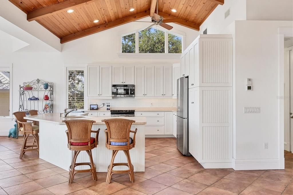 На продажу: $2,400,000 (3 спален, 3 ванн, 2565 Квадратных фут)