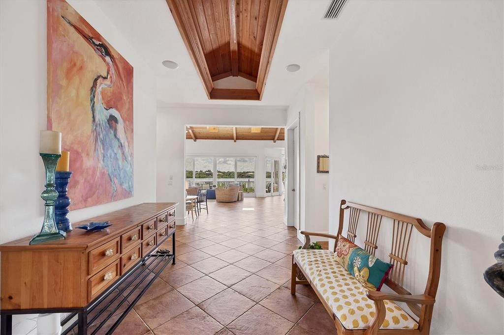 На продажу: $2,400,000 (3 спален, 3 ванн, 2565 Квадратных фут)