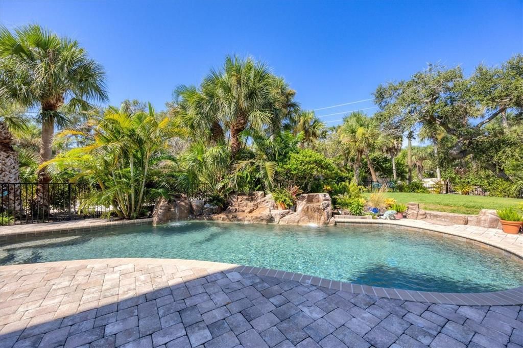 На продажу: $2,400,000 (3 спален, 3 ванн, 2565 Квадратных фут)