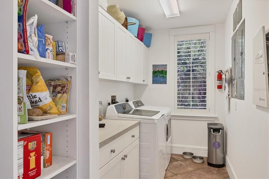 На продажу: $2,400,000 (3 спален, 3 ванн, 2565 Квадратных фут)