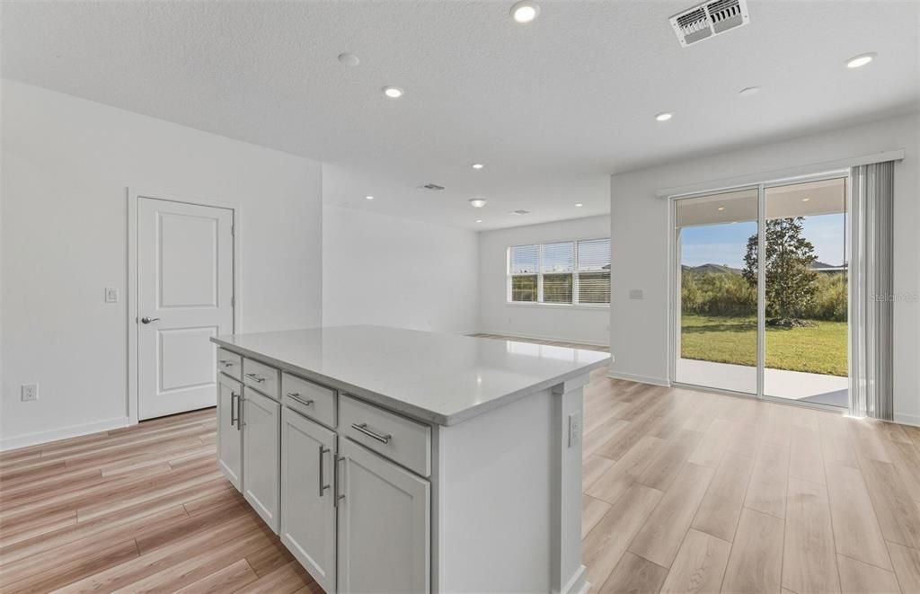 Active With Contract: $436,340 (4 beds, 2 baths, 1850 Square Feet)