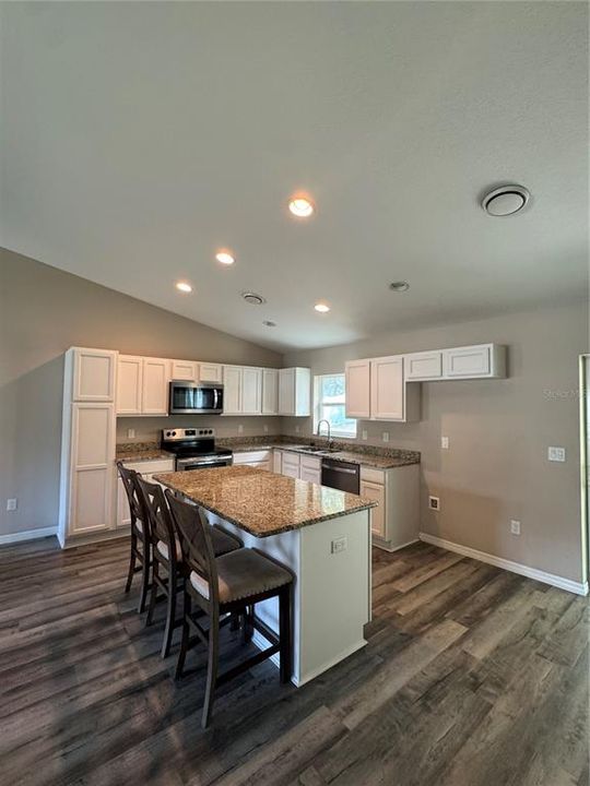 For Sale: $232,000 (3 beds, 2 baths, 1464 Square Feet)