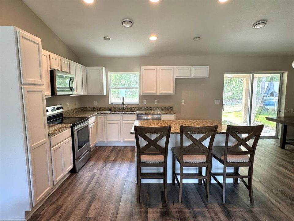 For Sale: $232,000 (3 beds, 2 baths, 1464 Square Feet)