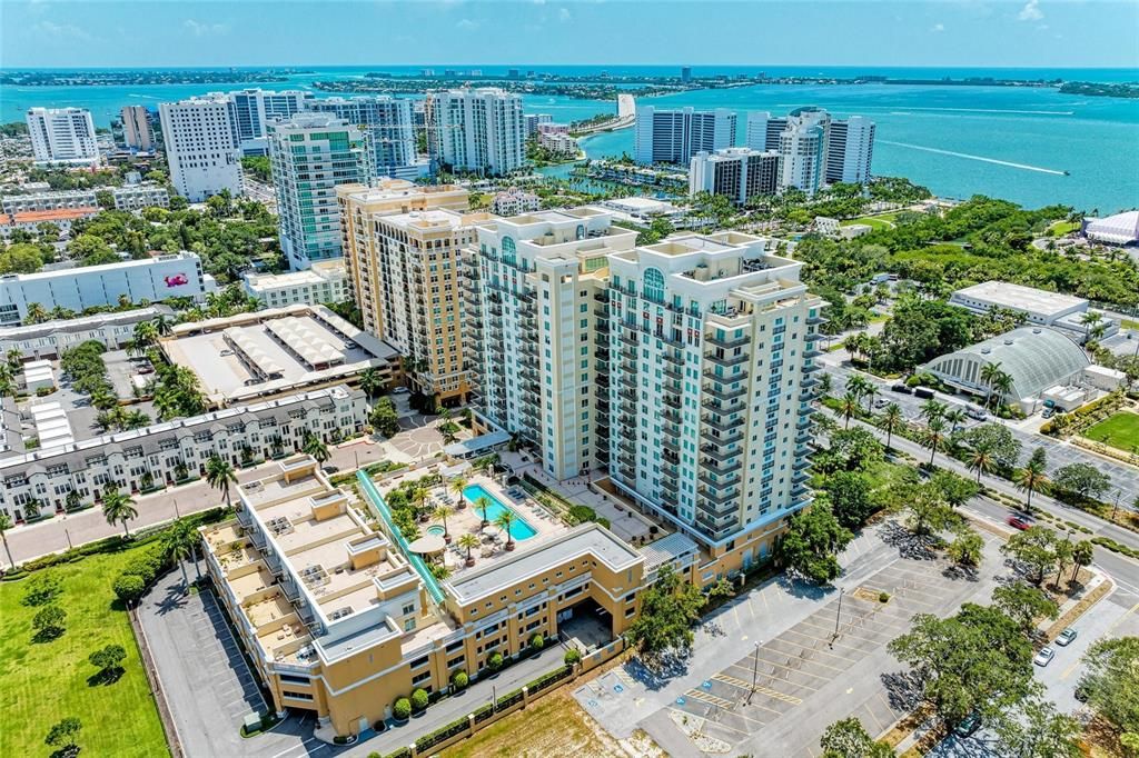 На продажу: $629,000 (2 спален, 2 ванн, 1323 Квадратных фут)