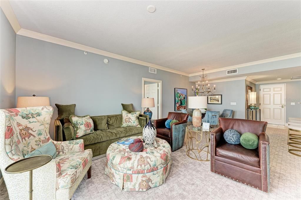 На продажу: $629,000 (2 спален, 2 ванн, 1323 Квадратных фут)