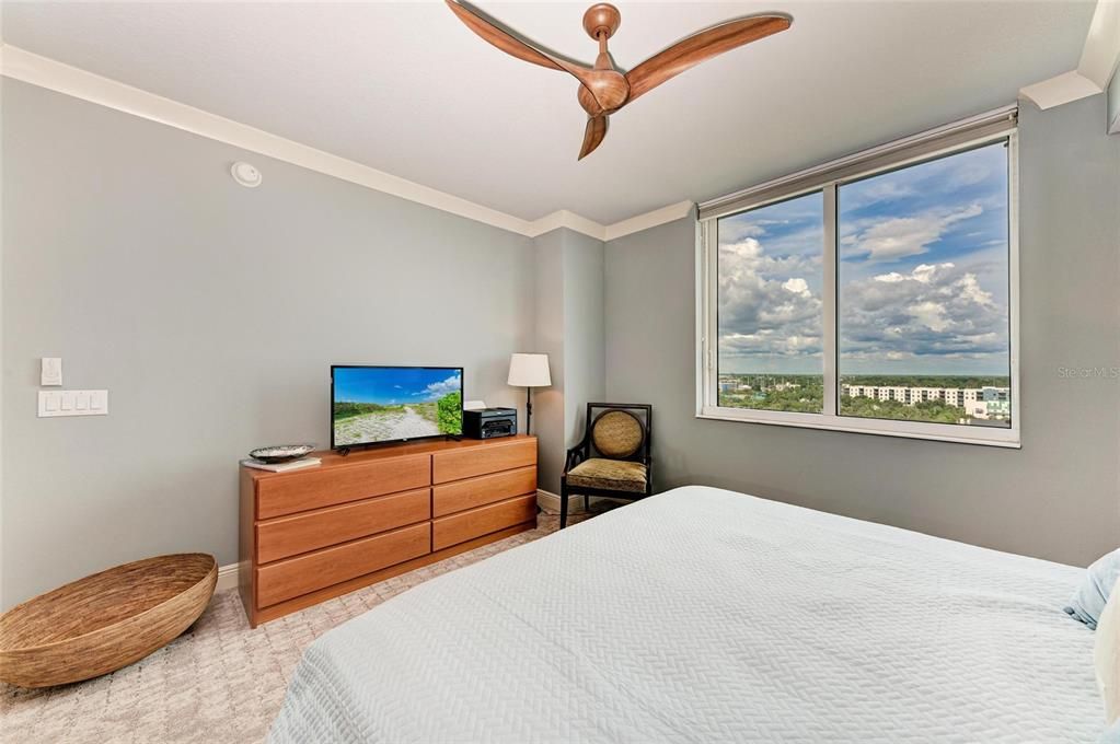 На продажу: $629,000 (2 спален, 2 ванн, 1323 Квадратных фут)