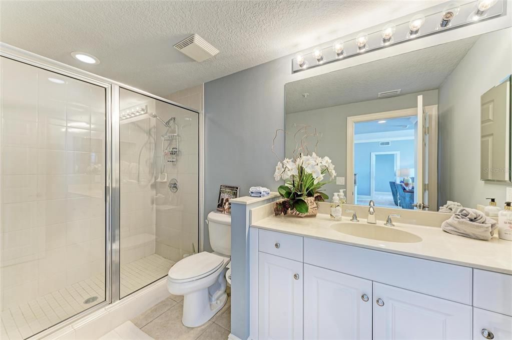 На продажу: $629,000 (2 спален, 2 ванн, 1323 Квадратных фут)