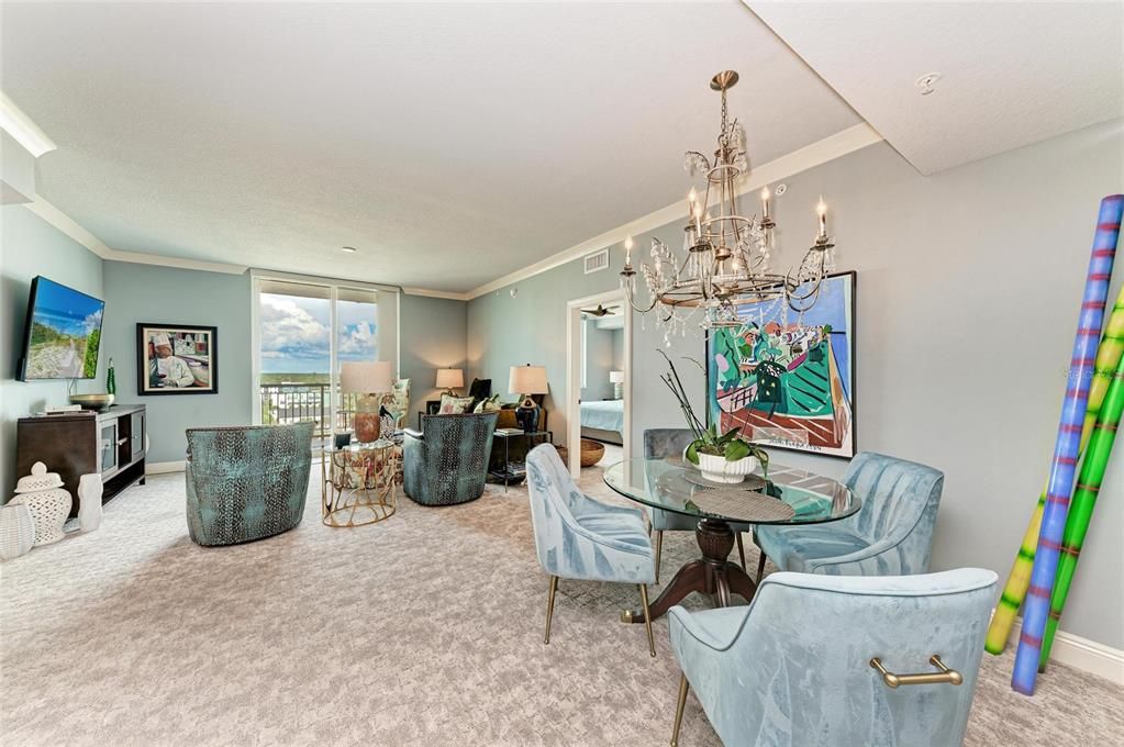 На продажу: $629,000 (2 спален, 2 ванн, 1323 Квадратных фут)