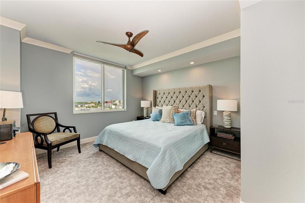 На продажу: $629,000 (2 спален, 2 ванн, 1323 Квадратных фут)