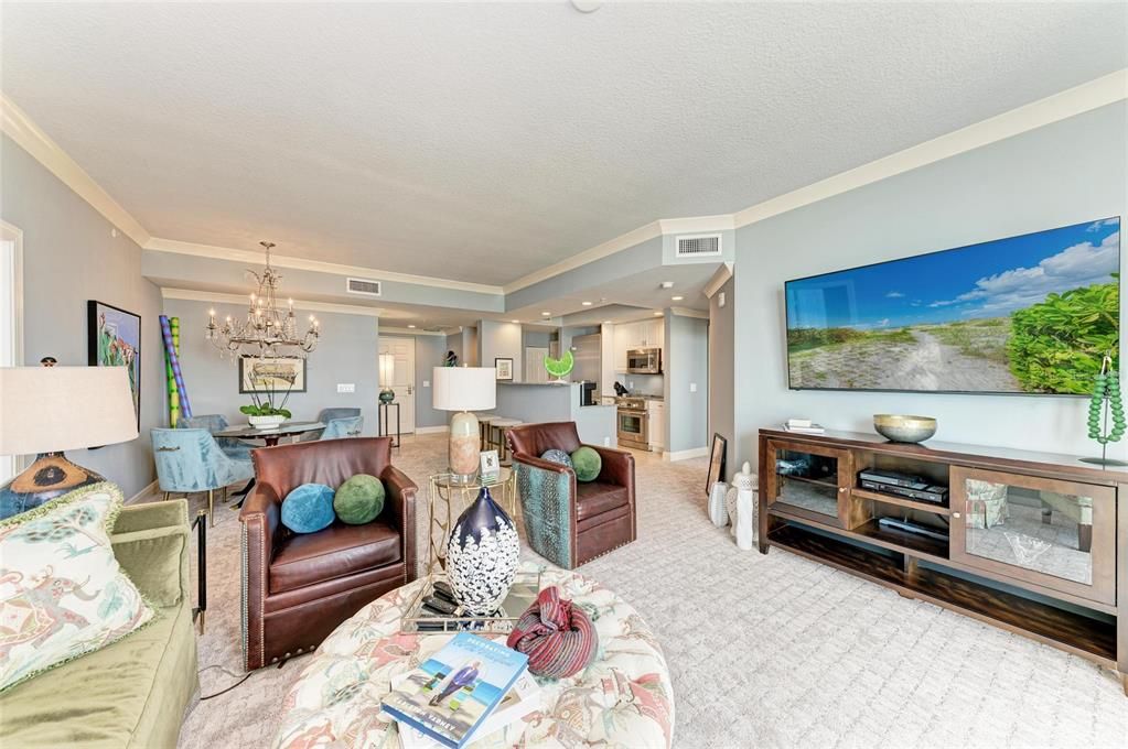 На продажу: $629,000 (2 спален, 2 ванн, 1323 Квадратных фут)