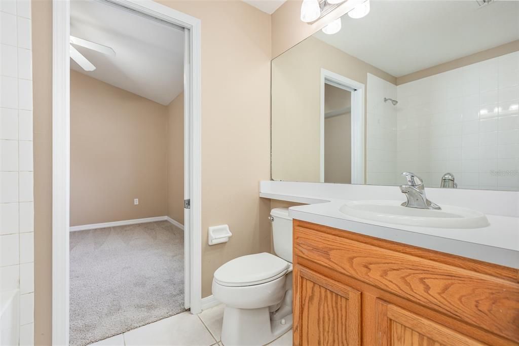 Activo con contrato: $307,500 (4 camas, 3 baños, 1780 Pies cuadrados)