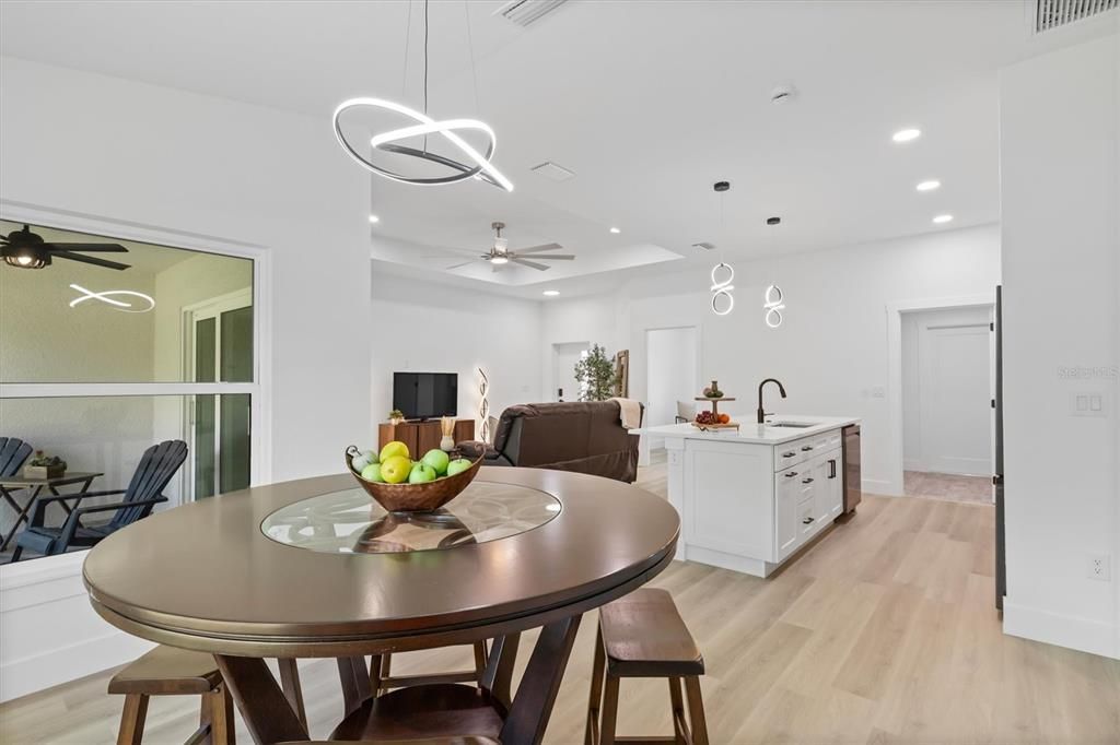 En Venta: $342,200 (3 camas, 2 baños, 1573 Pies cuadrados)