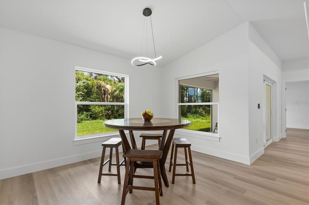 En Venta: $342,200 (3 camas, 2 baños, 1573 Pies cuadrados)