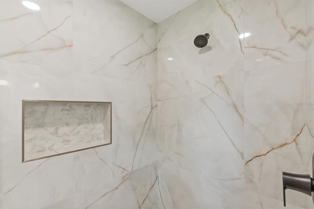 En Venta: $342,200 (3 camas, 2 baños, 1573 Pies cuadrados)