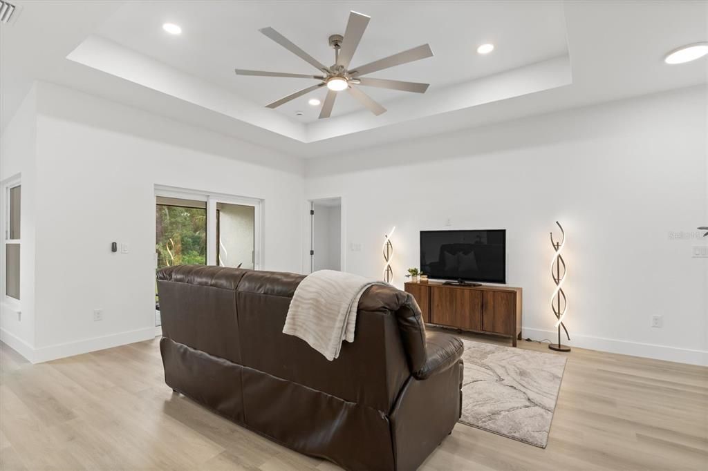 En Venta: $342,200 (3 camas, 2 baños, 1573 Pies cuadrados)