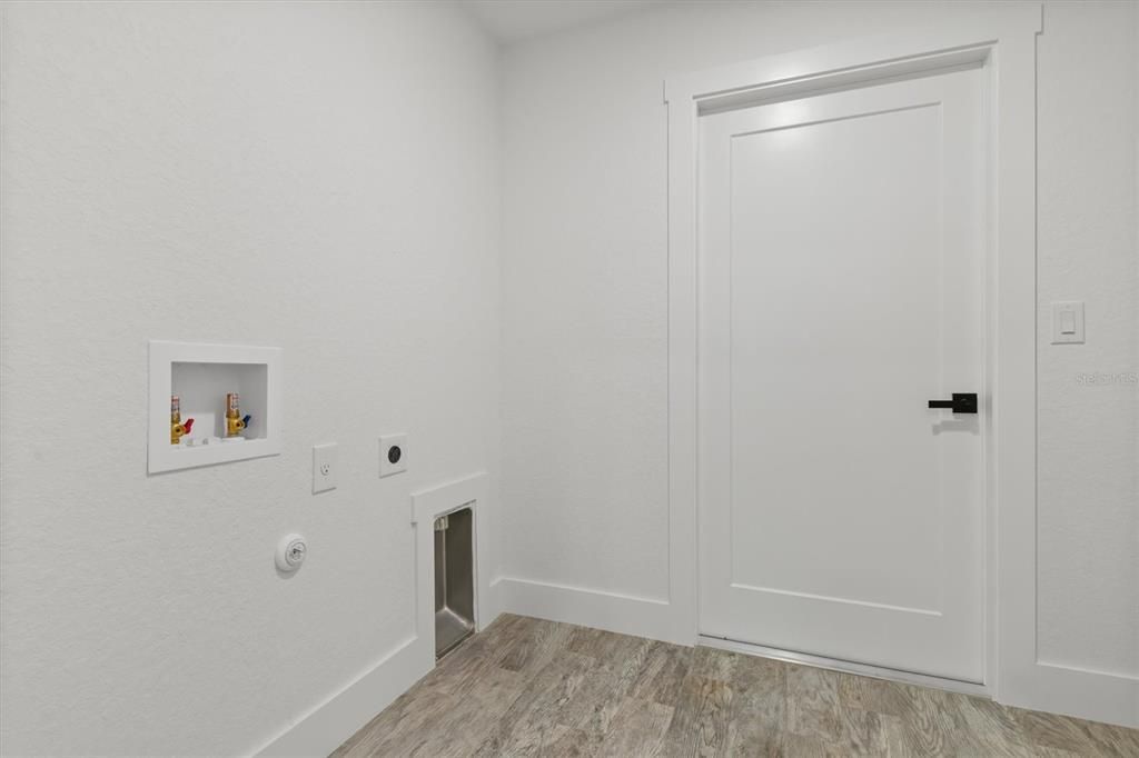 En Venta: $342,200 (3 camas, 2 baños, 1573 Pies cuadrados)