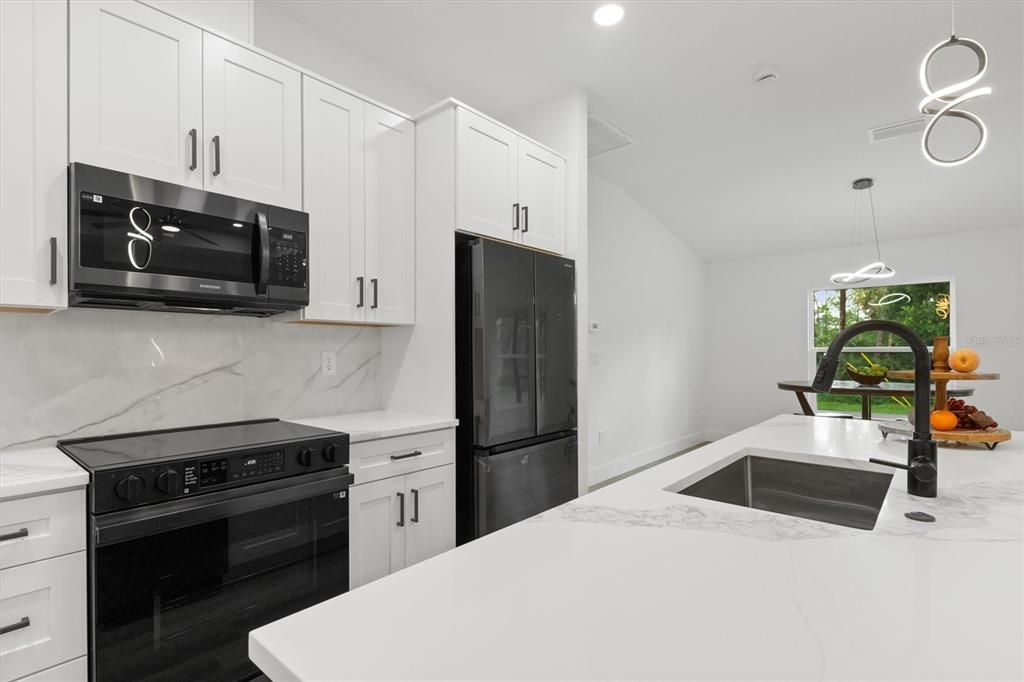 En Venta: $342,200 (3 camas, 2 baños, 1573 Pies cuadrados)