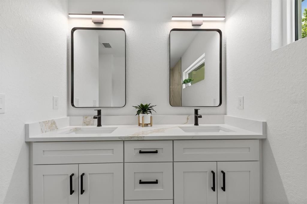 En Venta: $342,200 (3 camas, 2 baños, 1573 Pies cuadrados)