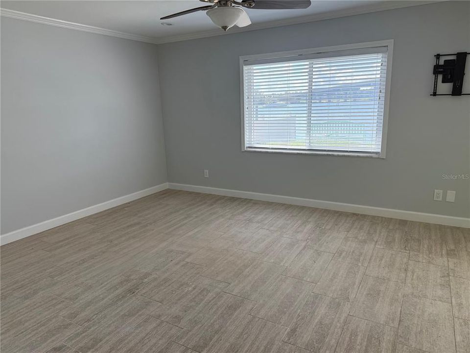 出租: $8,500 (3 贝兹, 2 浴室, 2395 平方英尺)