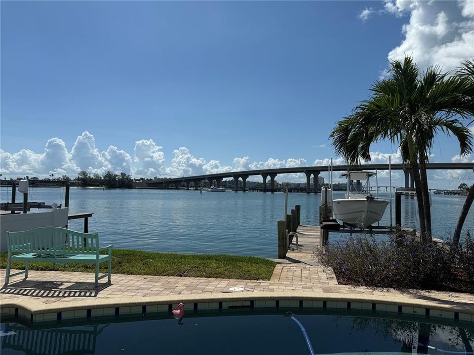 出租: $8,500 (3 贝兹, 2 浴室, 2395 平方英尺)