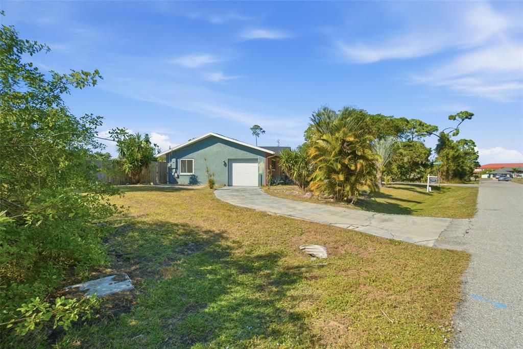 Под контрактом: $239,000 (3 спален, 2 ванн, 1748 Квадратных фут)