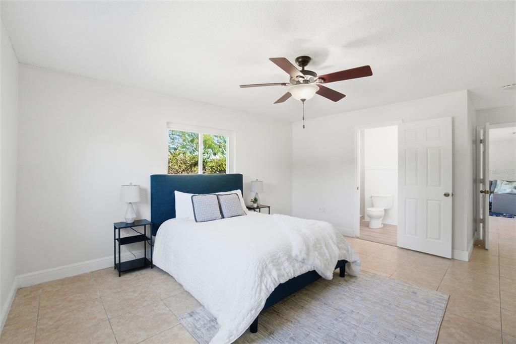 Под контрактом: $239,000 (3 спален, 2 ванн, 1748 Квадратных фут)