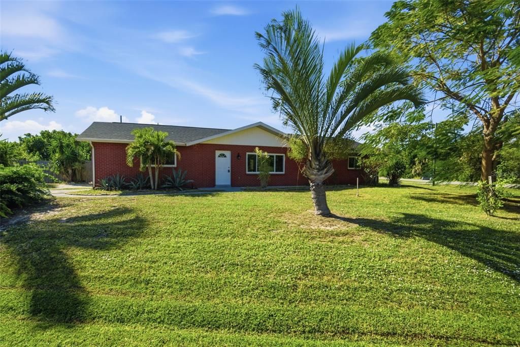 Под контрактом: $239,000 (3 спален, 2 ванн, 1748 Квадратных фут)