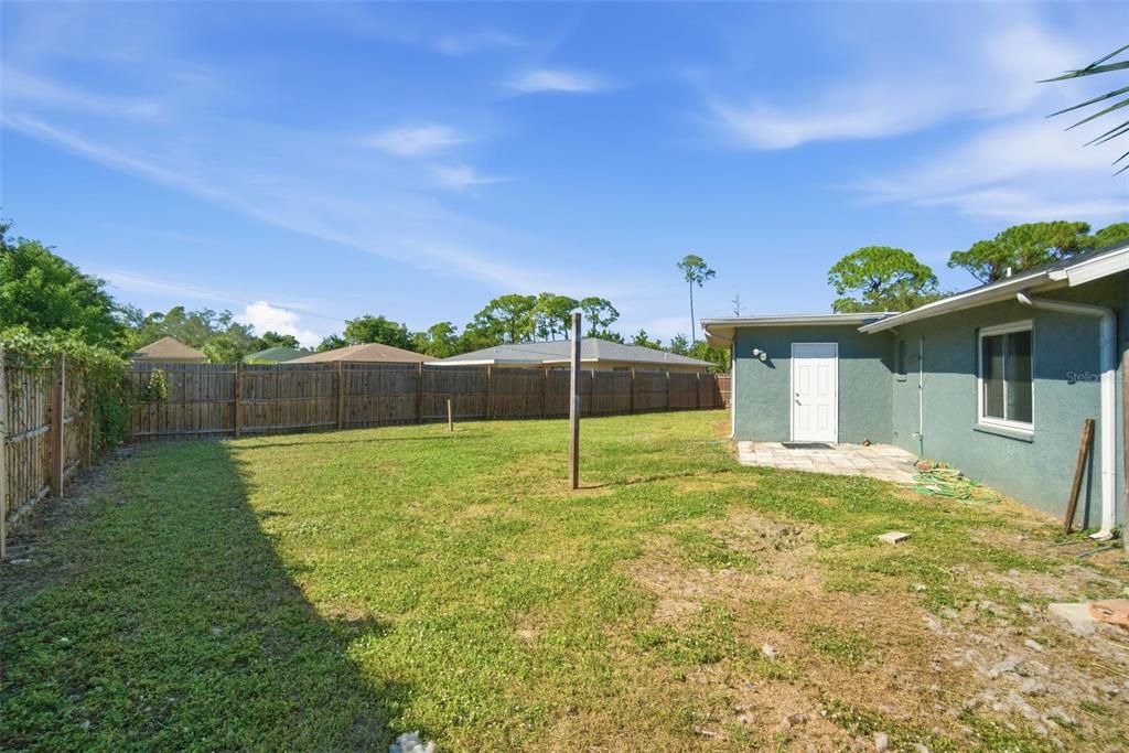 Под контрактом: $239,000 (3 спален, 2 ванн, 1748 Квадратных фут)