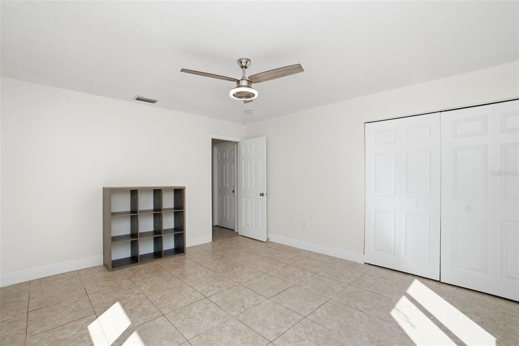 Под контрактом: $239,000 (3 спален, 2 ванн, 1748 Квадратных фут)