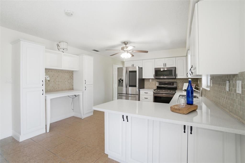 Под контрактом: $239,000 (3 спален, 2 ванн, 1748 Квадратных фут)