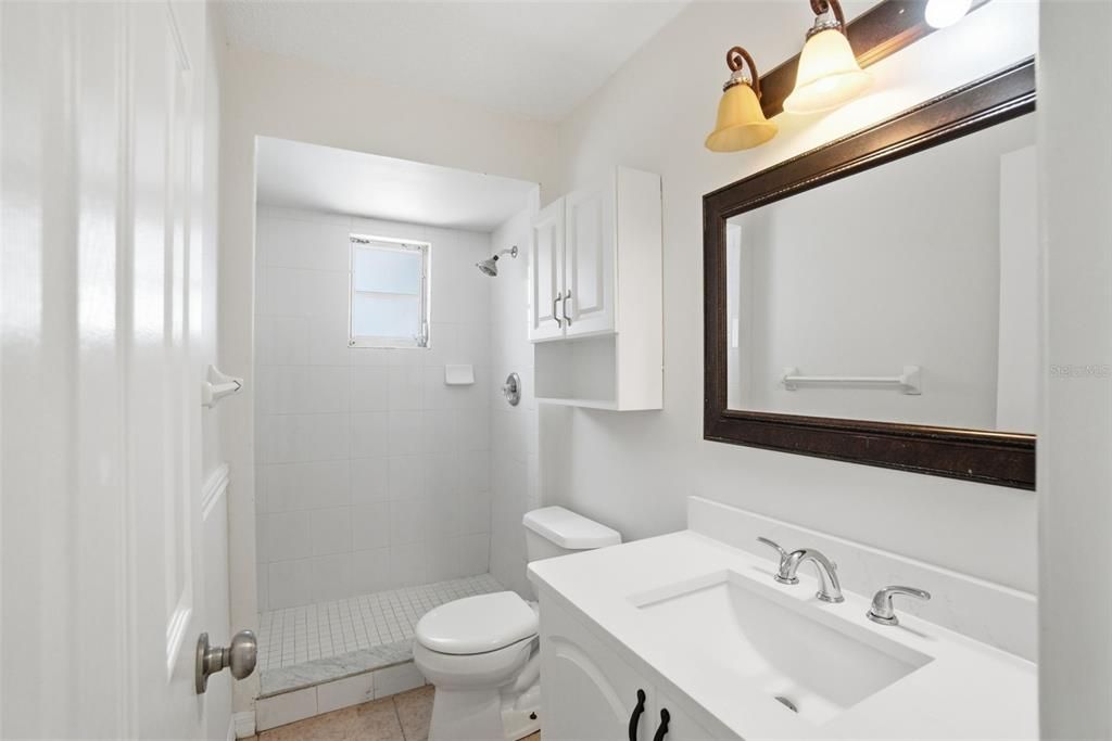 Под контрактом: $239,000 (3 спален, 2 ванн, 1748 Квадратных фут)