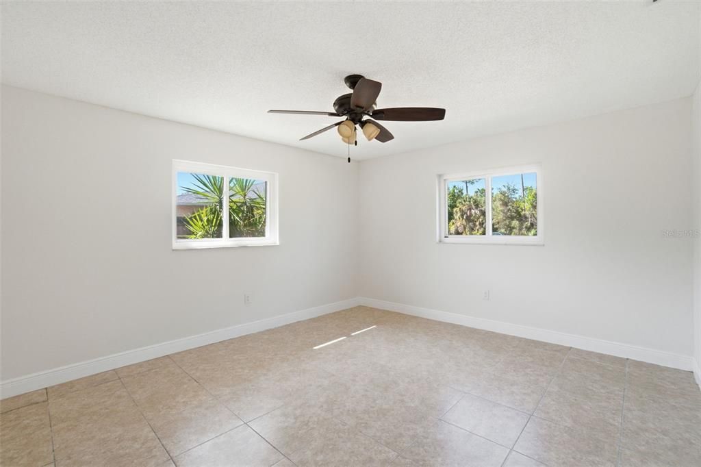 Под контрактом: $239,000 (3 спален, 2 ванн, 1748 Квадратных фут)