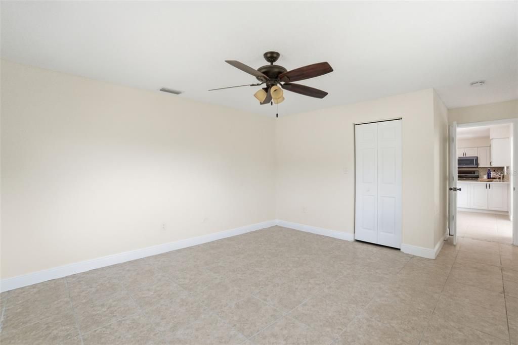 Под контрактом: $239,000 (3 спален, 2 ванн, 1748 Квадратных фут)