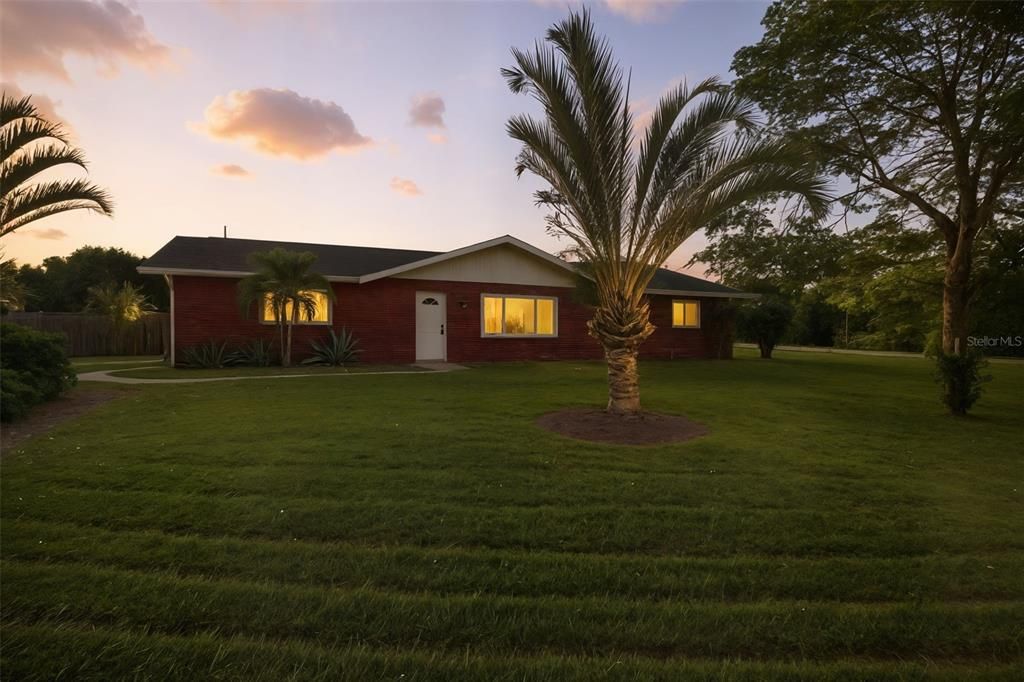 Под контрактом: $239,000 (3 спален, 2 ванн, 1748 Квадратных фут)