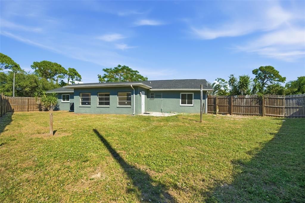 Под контрактом: $239,000 (3 спален, 2 ванн, 1748 Квадратных фут)