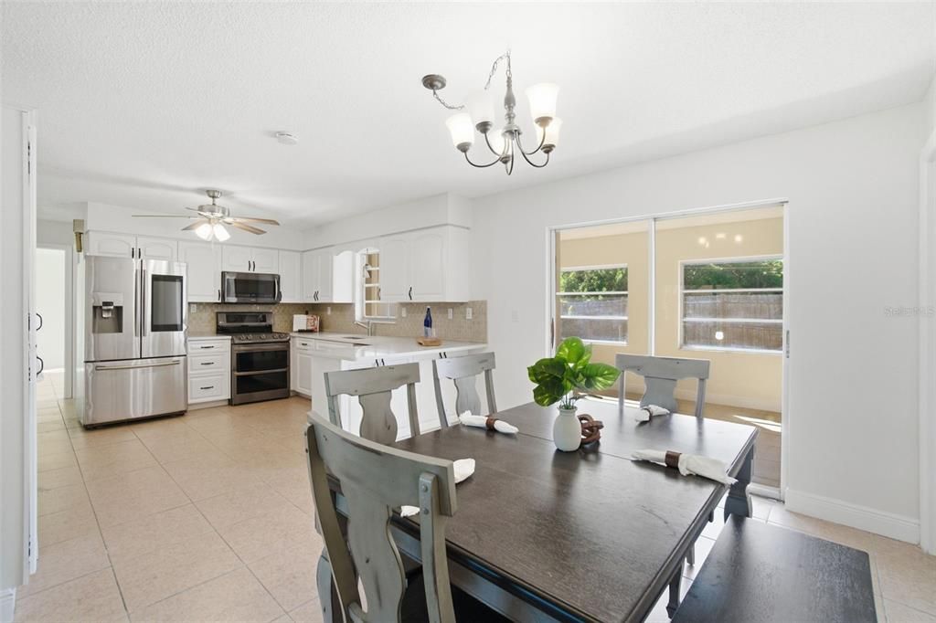 Под контрактом: $239,000 (3 спален, 2 ванн, 1748 Квадратных фут)