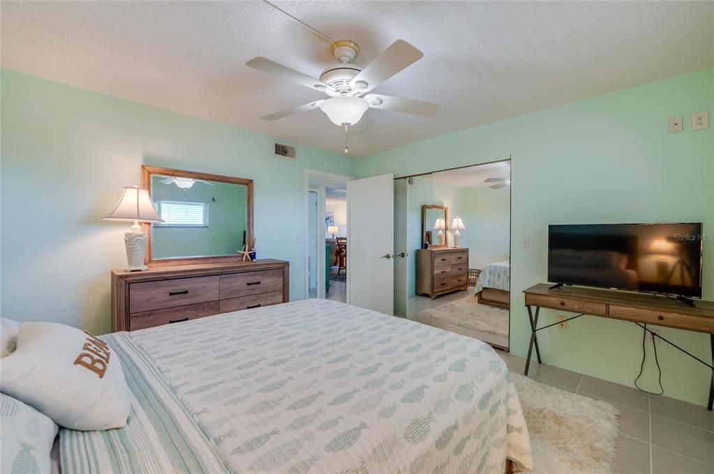 合同活跃: $330,000 (3 贝兹, 2 浴室, 1495 平方英尺)