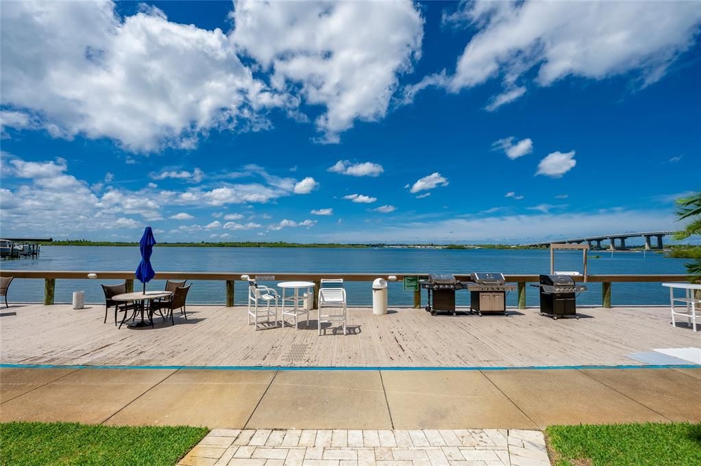 合同活跃: $330,000 (3 贝兹, 2 浴室, 1495 平方英尺)