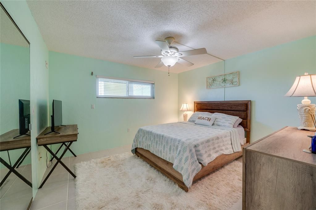 合同活跃: $330,000 (3 贝兹, 2 浴室, 1495 平方英尺)