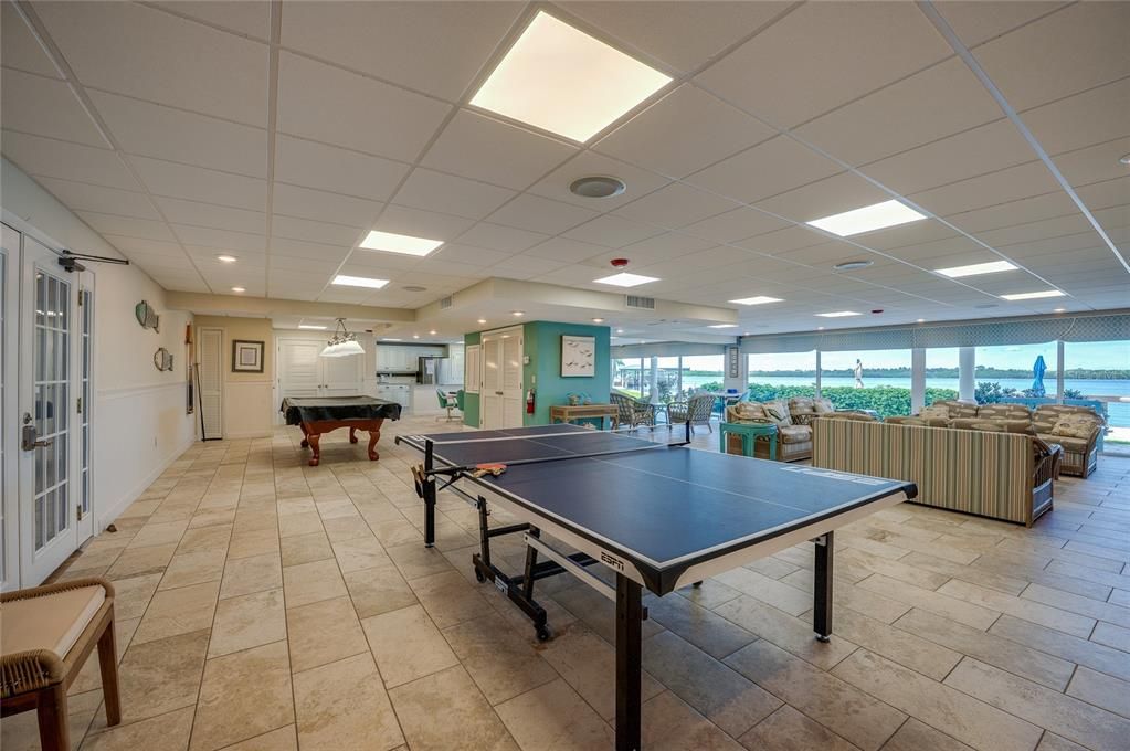 合同活跃: $330,000 (3 贝兹, 2 浴室, 1495 平方英尺)