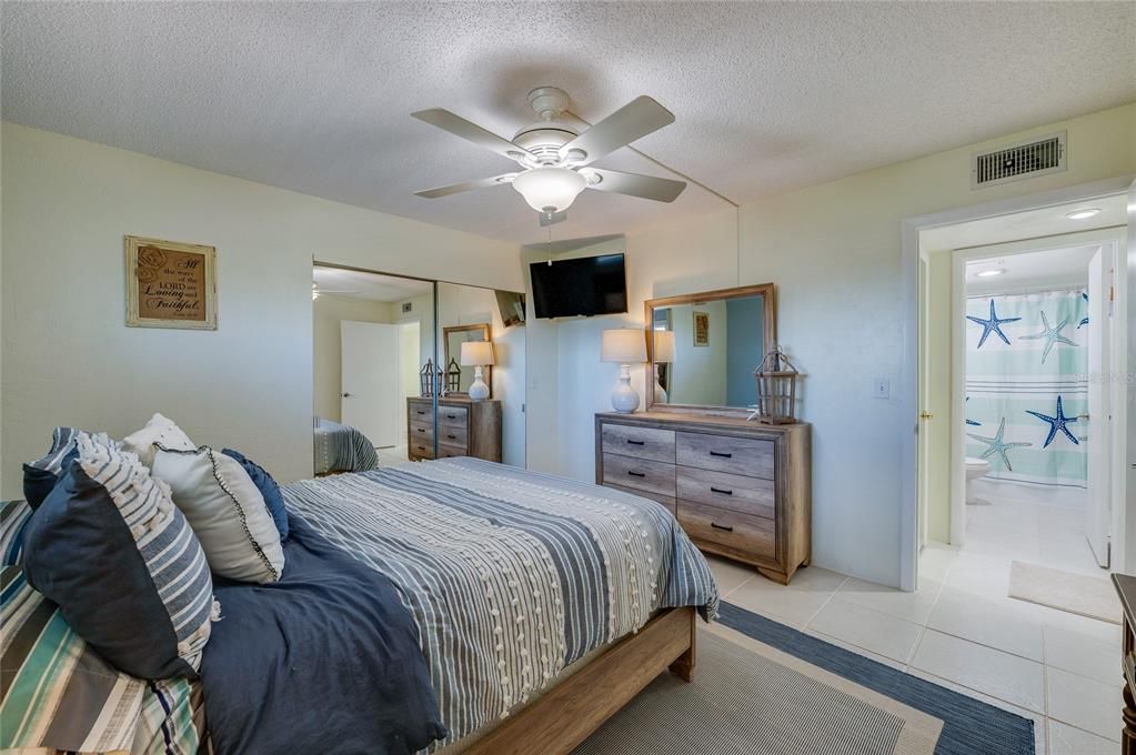 合同活跃: $330,000 (3 贝兹, 2 浴室, 1495 平方英尺)