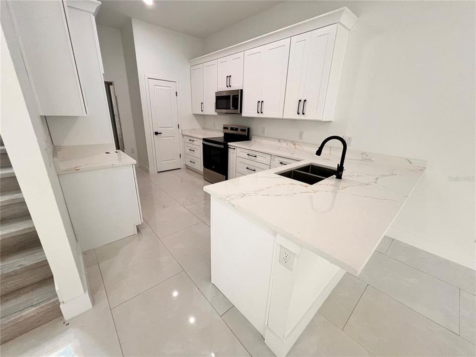 Active With Contract: $3,199 (4 beds, 2 baths, 1882 Square Feet)